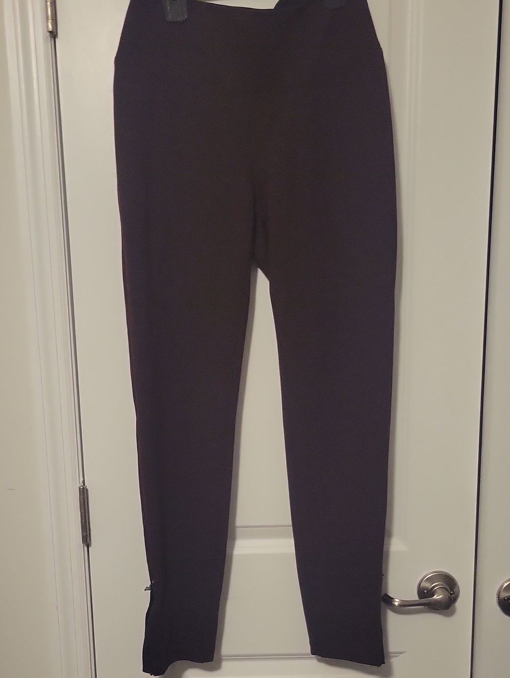 Apt. 9 Slim Ponte Leggings in Dark  Heather Red & Black